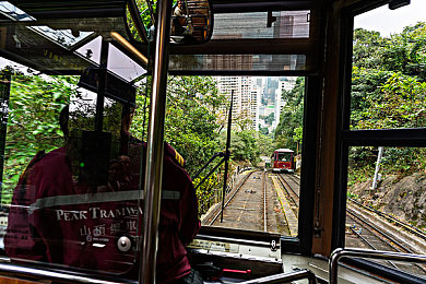 ktv小雪ktv被無套進入：夜闖KTV，男子險些出事！-1