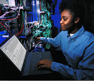 Chinese男男GayFuCK：奇幻世界同性戀冒險(xiǎn)，游戲新寵引關(guān)注