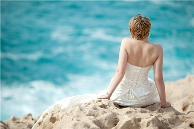 9分42秒頭撞玻璃視頻：驚險(xiǎn)9秒！女子家中頭部撞擊玻璃，安全警鐘長鳴-2