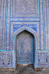 女學(xué)霸自覺(jué)挨打,女學(xué)霸游戲挨打，展現(xiàn)女性玩家堅(jiān)韌精神-2