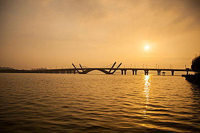 100個(gè)流氓軟件：游戲驚雷：揭秘“100個(gè)流氓軟件”真相-2