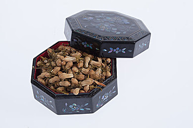 9分42秒頭撞玻璃視頻：驚險(xiǎn)9秒！女子家中頭部撞擊玻璃，安全警鐘長鳴-5